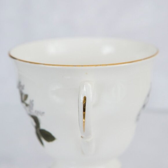 Vintage Queen Anne Bone China Cup and Saucer Pattern No. 8429 Made in En… - Picture 7 of 14